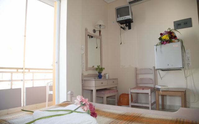 Theonia Hotel