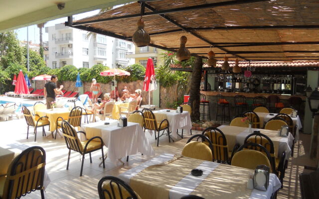 Cleopatra Icaria Apart Hotel