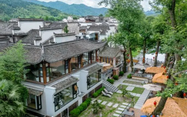 Hongcun Xiyun Yingyue Holiday Select Intelligent High-end Designer Homestay