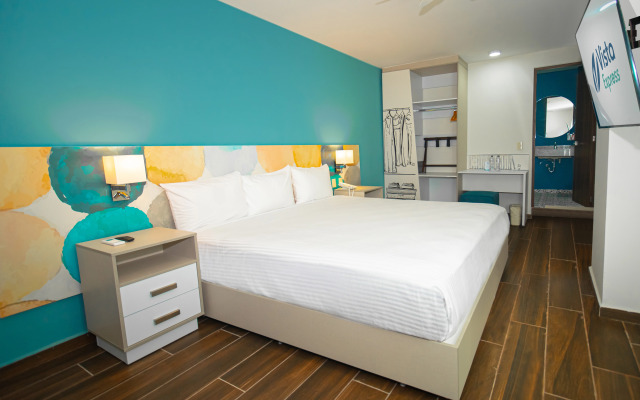 Vista Express Guadalajara Expo SureStay Collection by BW