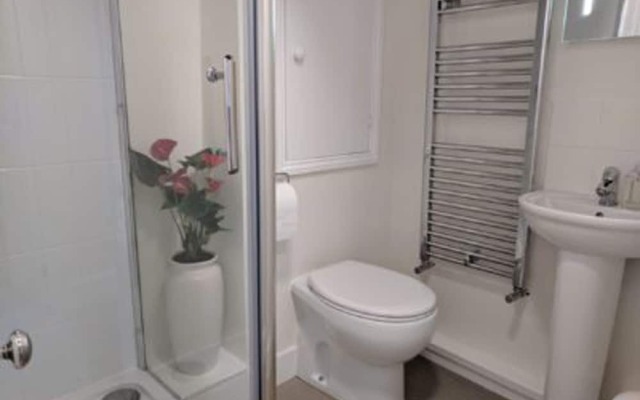 Cotswolds Valleys Accommodation-Med Hall