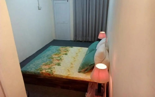 Cross Roads Hotel