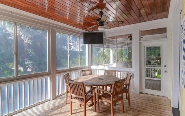 2602 Hartnett Boulevard