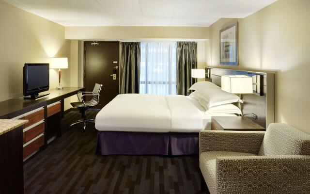 Hilton Winnipeg Airport Suites