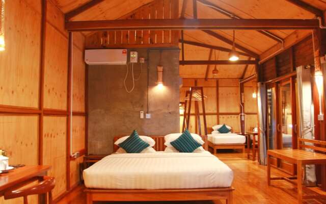 Demoso Lodge - Hostel