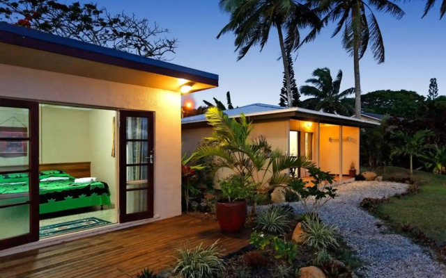 Raro Beach Bach