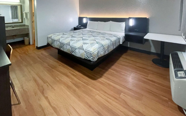 Fam Saigon Hostel