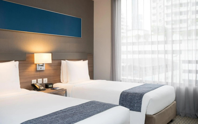 Отель NH Madrid Ventas