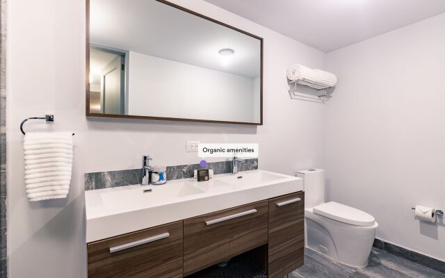 Casai Gorgeous 2 BR Apt With Rooftop