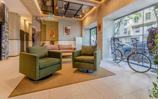 Omid Saldanha Hotel