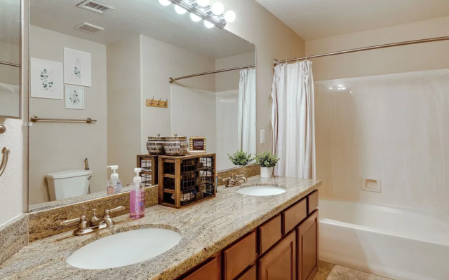 Luxe Phoenix Home w/ Pool + Basketball Court!