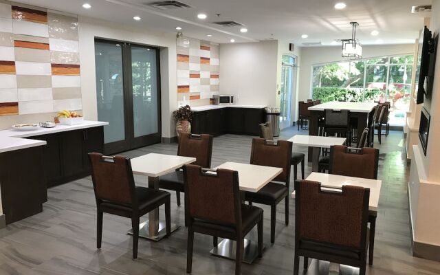 La Quinta Inn by Wyndham Vancouver Airport