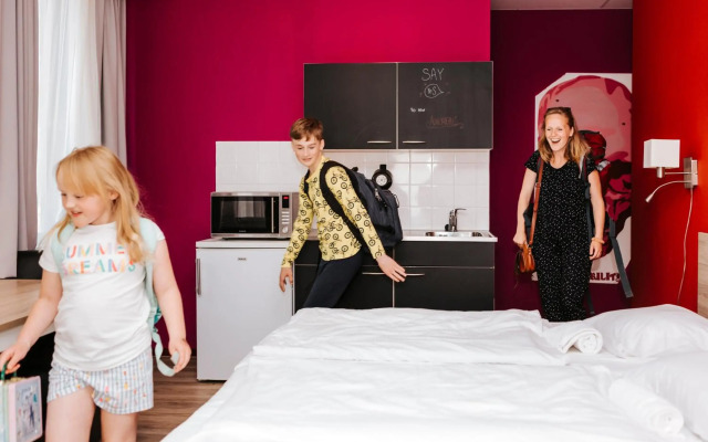 Amsterdam Teleport Hotel