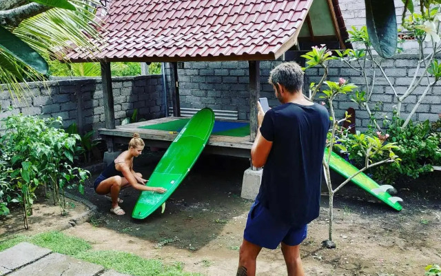 Surf Retreat Villa Sari