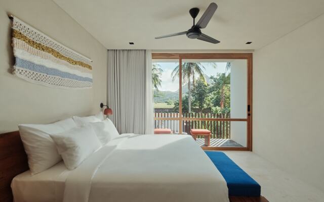 Boni Beach Hotel & Restaurant