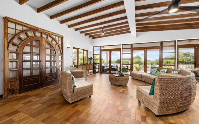 Spacious 4BR Villa Private Pool Cozy Location