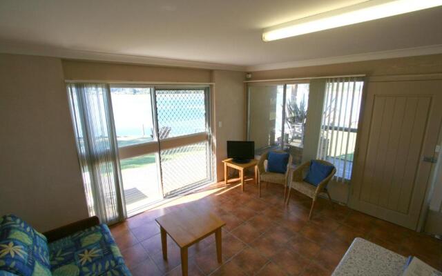 Lake Edge Apartments