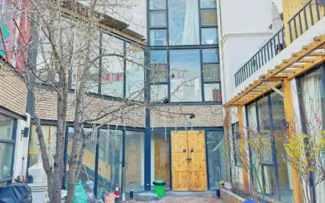 Walking Road Book Courtyard – Exterior – Tongren