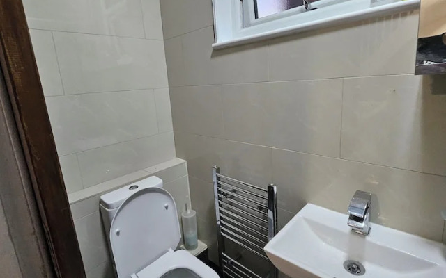 SnoozeDen Wellesley – Near to Slough Station