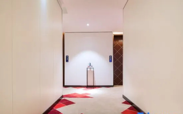Borrman Hotel (Binjiang Road Zhong County )
