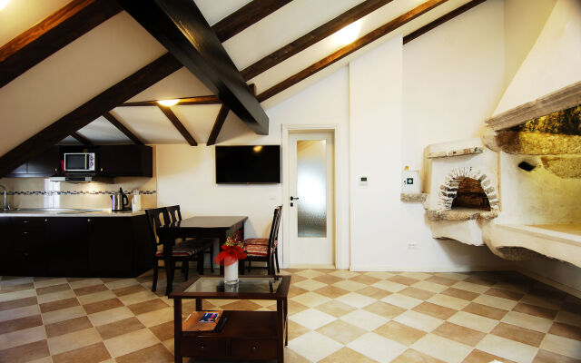 SUNce Palace Apartments with free offsite parking