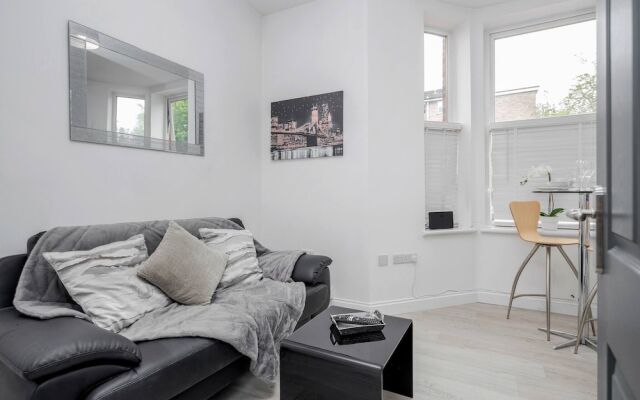 1 Bedroom Apartment With Wifi and Parking