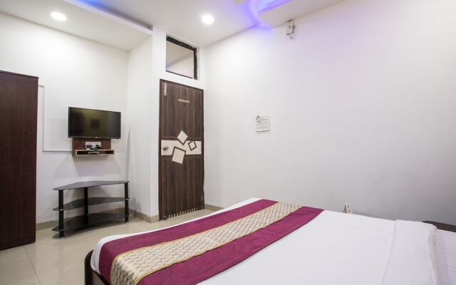 OYO 3205 Hotel New Luxury Royale