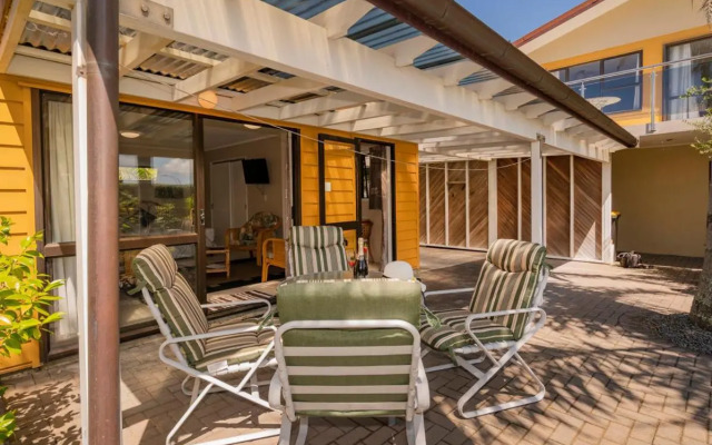 The Olive Grove Retreat - Matarangi Holiday Unit