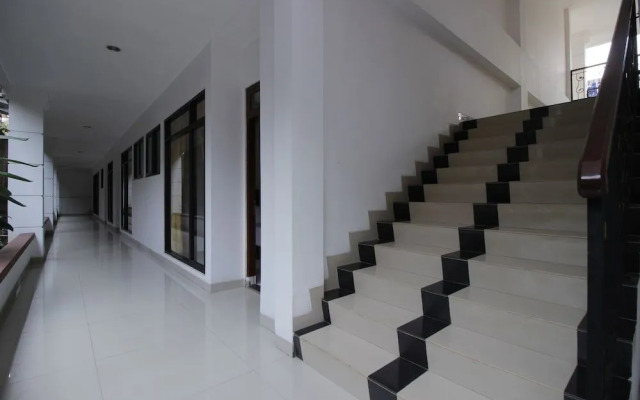 RedDoorz Plus near Ragunan Zoo