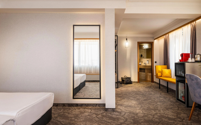 Rosslyn Thracia Hotel - Image 3