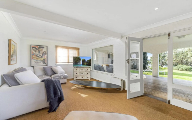 Elandra Absolute Beach Front Luxury – Guest Rooms – Hyams Beach