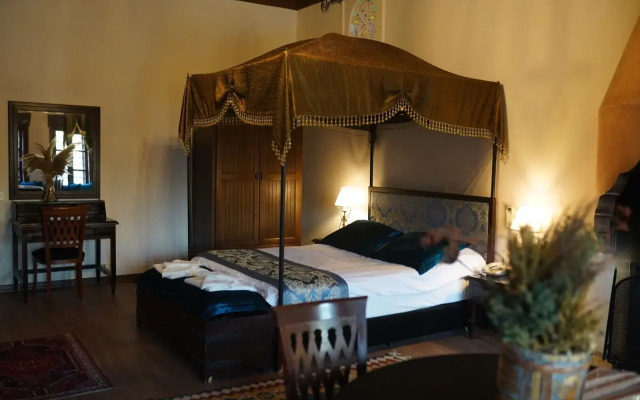Otanti̇k Club Hotel & Spa