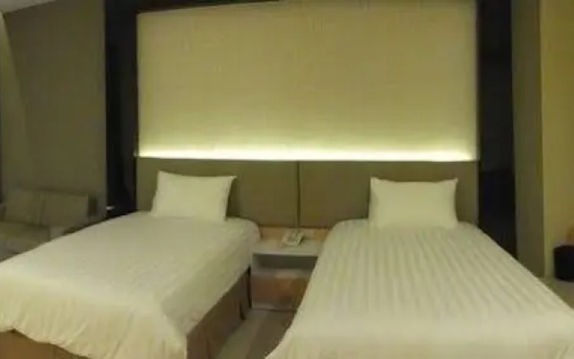 Studio Inn & Suites