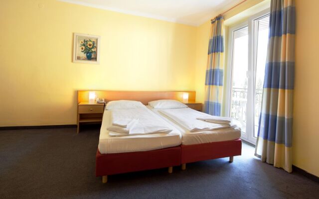 Euro Youth Hotel & Krone