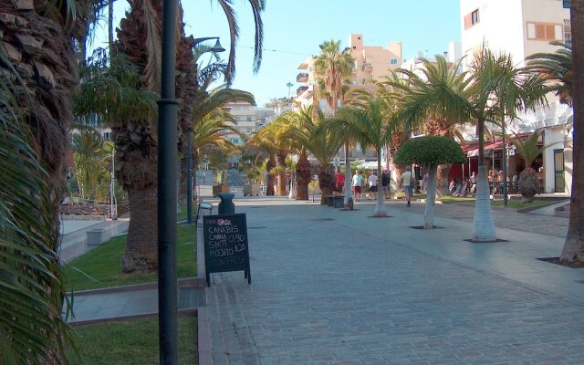 Central & Beach Los Cristianos by HelloApartments