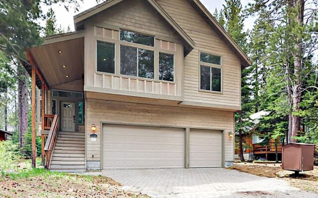 High End Executive Tahoe Home by RedAwning