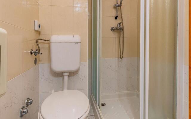 Lovely Apartment in Banjole near Beach & Town Center