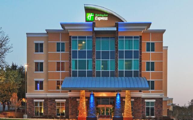 Holiday Inn Express & Suites North Dallas at Preston, an IHG Hotel