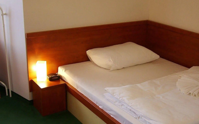 Atrium Hotel