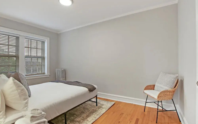 Harmonious 2BR Apt - Lockwood 3