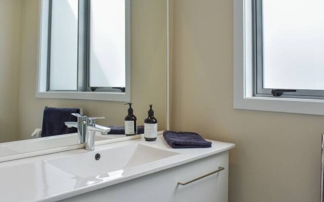2 Bedroom Loft Style Apartment in Ponsonby