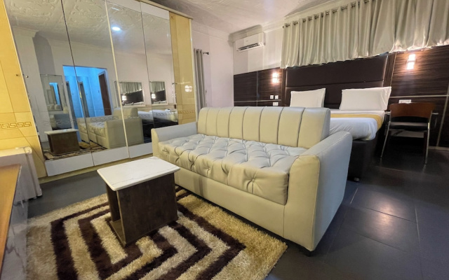 Flora Suites