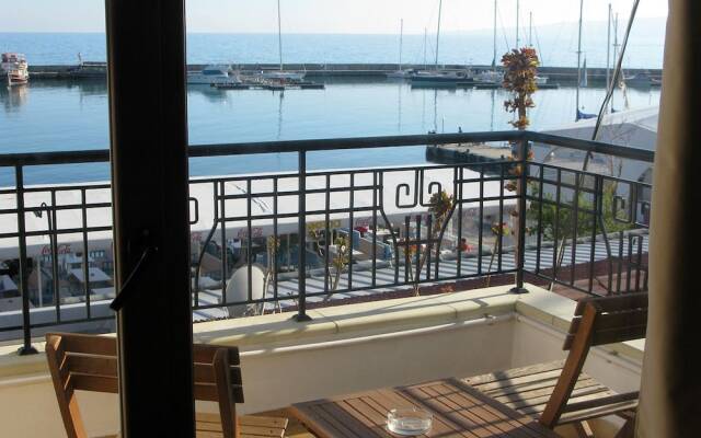 Iris Hotel