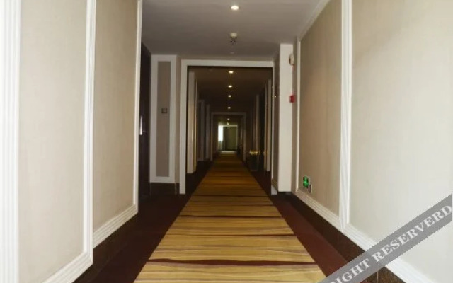 Binhai Yiliu Liu Hotel (Shishi Station Jingsheng Road Store)