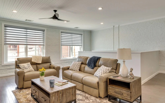 Walk to Downtown: Cozy Lenoir Apartment!