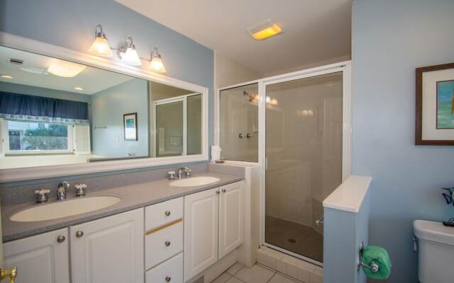 Spacious Ocean View Home w/ New Furniture, Huge Deck, & Wifi