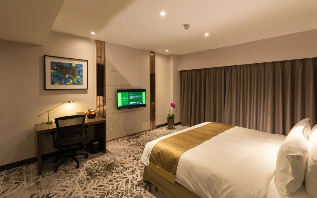 Отель Crowne Plaza Shanghai Jinshan 