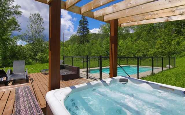 Le St-c me- Spa-piscine- Billard - Ski Val St-c me
