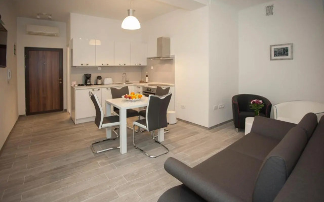 Old Square Apartment