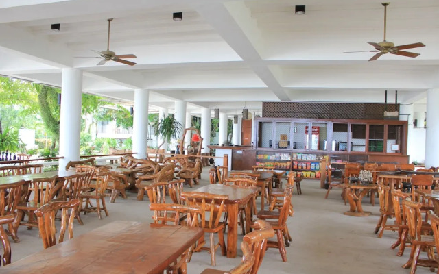 Laiya White Cove Beach Resort
